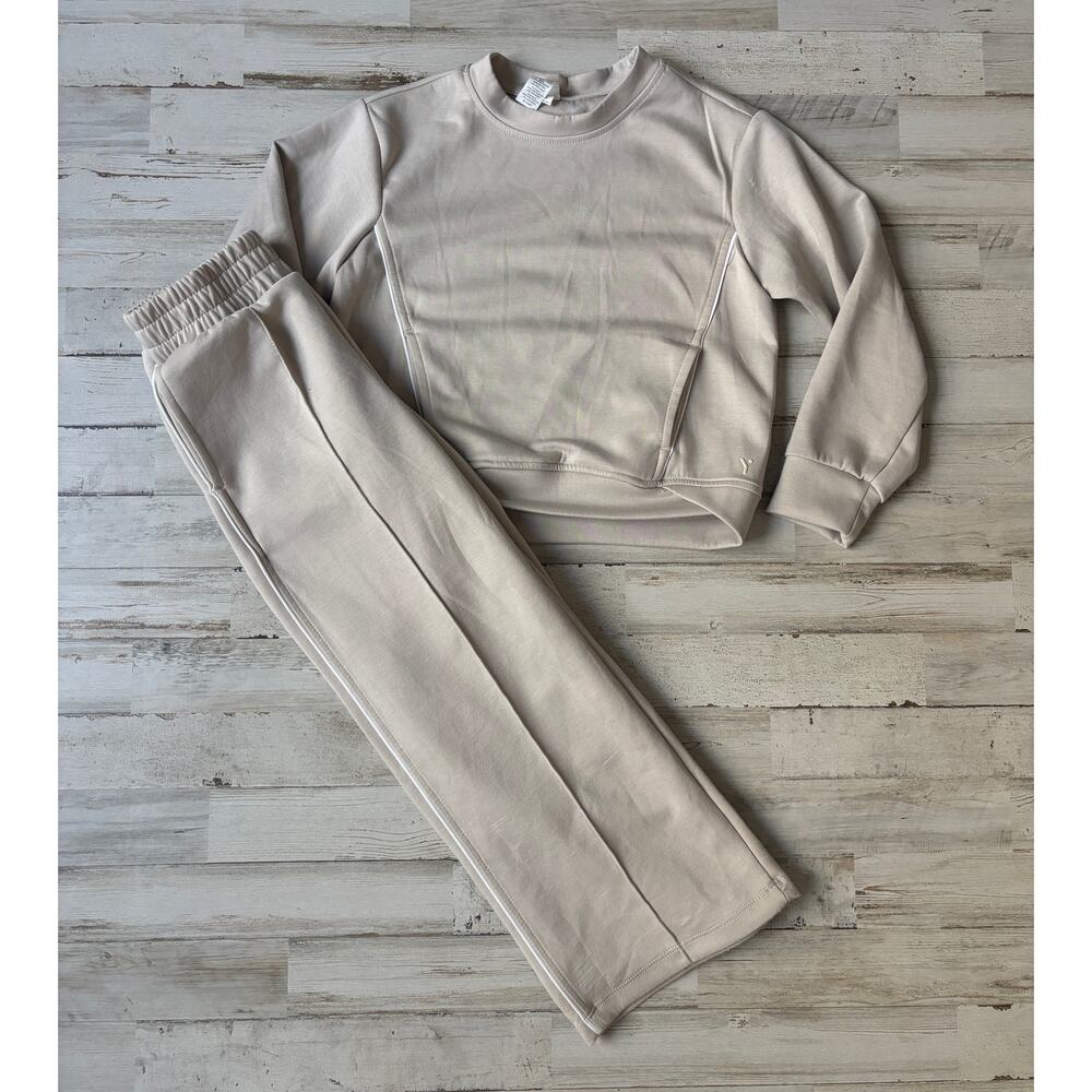Super Soft Yogalicious Sweatsuit set with Pockets Kids sz 5/6 NWOt